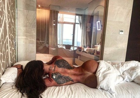 elena the beautiful modèle pornographique collection