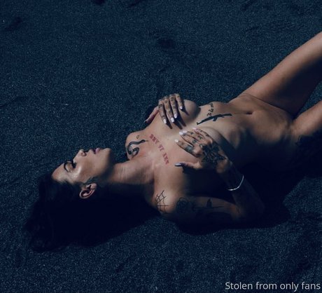 kkrystal galtry star du porno en haute qualité archive