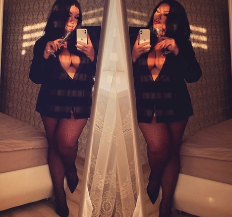 gros seins ébène onlyfans hd galerie