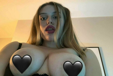 lingerie blanche onlyfans sexy belle image