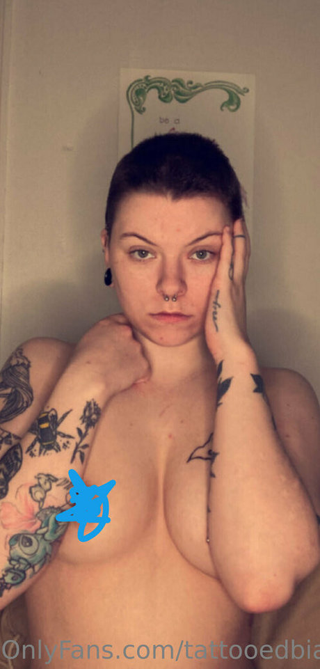 tattooedbiatchfree star du porno sympa photo