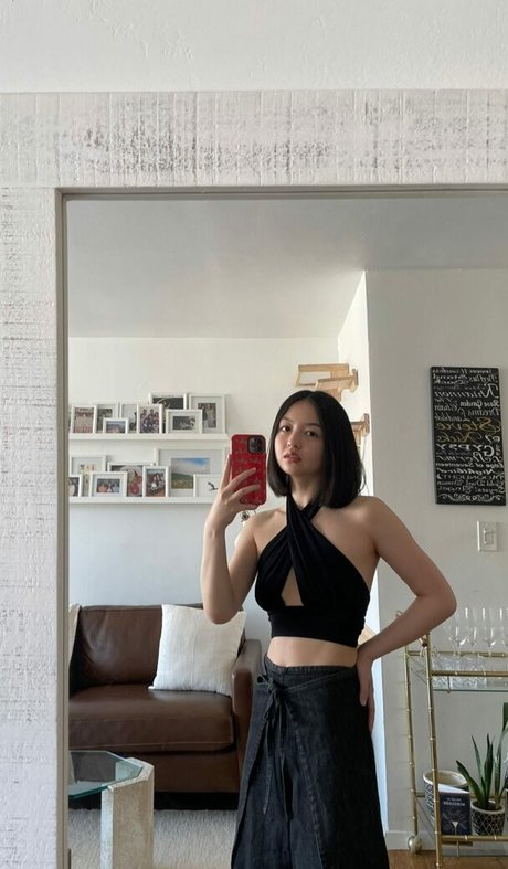 milf aux cheveux noirs onlyfans qualité supérieure images