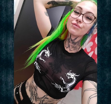 mimo4211 modèle xxx galerie