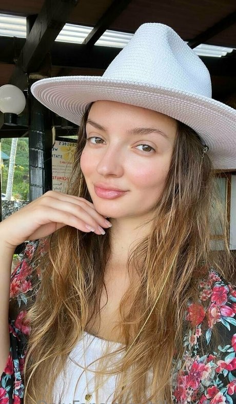 tillytoyfree star du porno belle image