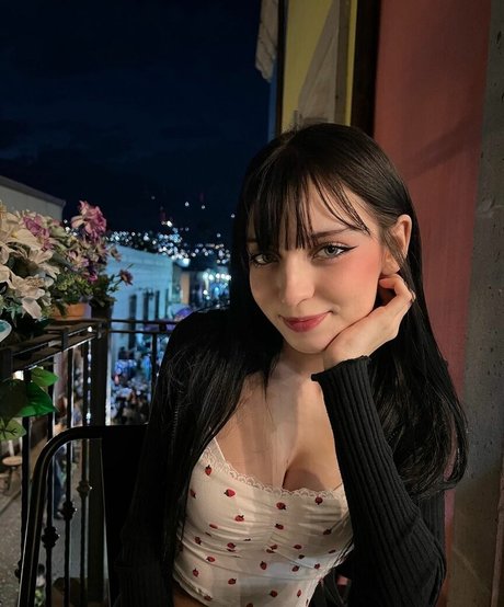 Valerya Salinas étoile érotique img