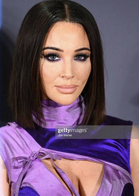 Tulisa Contostavlos star du porno hd des photos