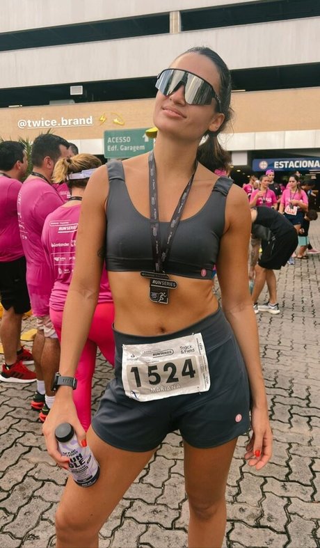 Mari Araripe étoile érotique des photos