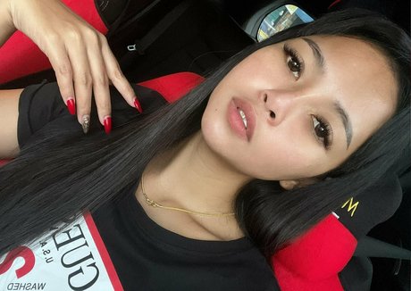 grand-mère onlyfans art sexy galerie