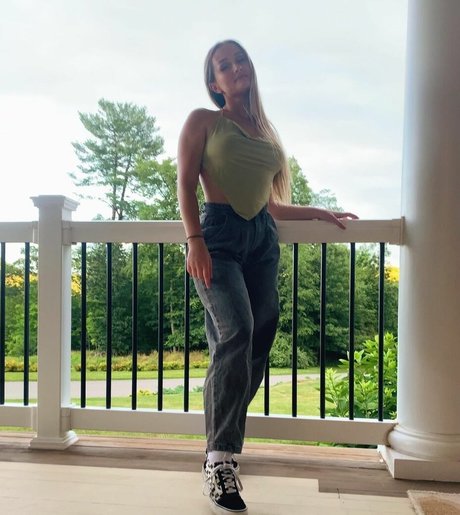 Courtney Craib star du porno en haute qualité photos