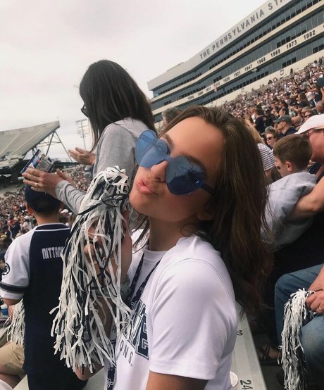 Emmie Garver modèle sexy archive