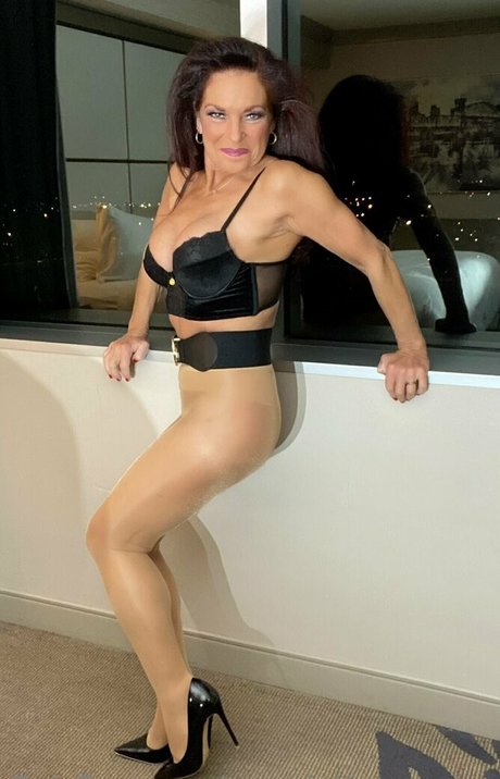 chaton noir uniquementfans adulte meilleur galeries