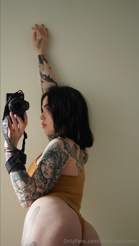 NikkyDandelion modèles nus image