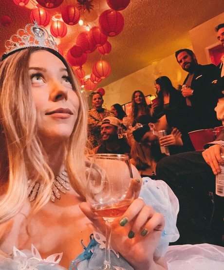 pom-pom girl nue onlyfans xxx haut archive