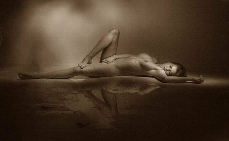 Mynte Muse actrice nue archive