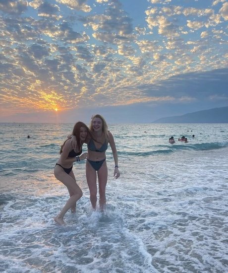 Elena Kulichenko nus étoiles photo