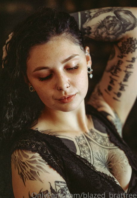 blazed bratfree star érotique photo