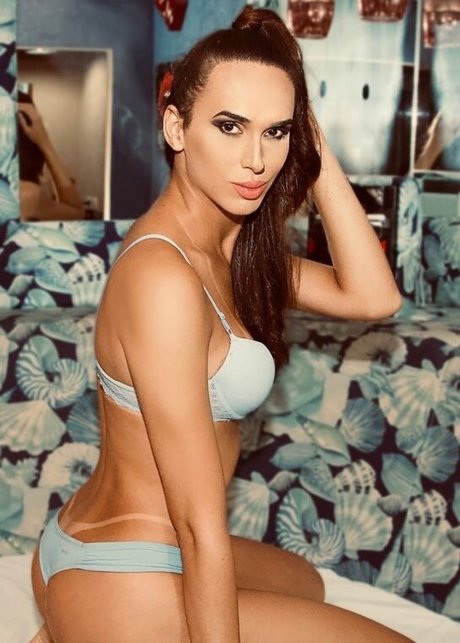 cosplay chatte onlyfans beaux nus image