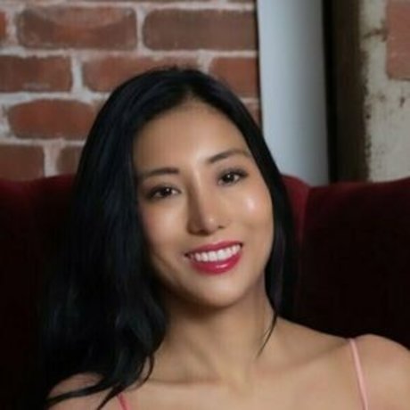 Akira Love actrice artistique galeries