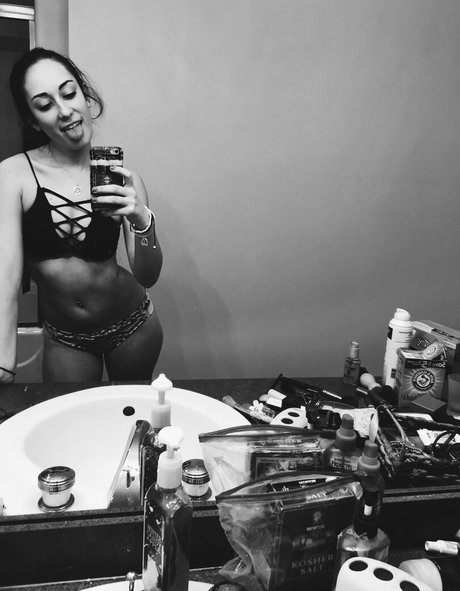 Leila Saltzman modèle pornographique img