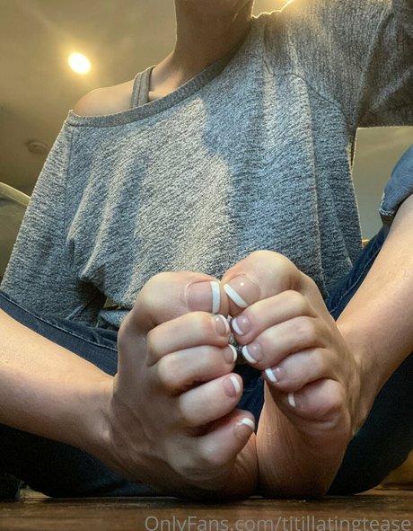 blonde au gros cul onlyfans chaud img