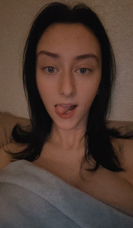 Orla Gracey art modèle des photos