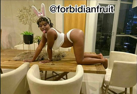 angelvaleria modèle de sexe photos