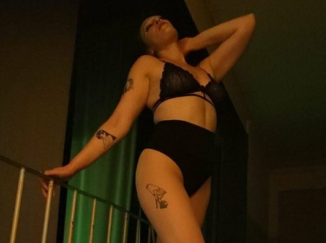 bossbitch eleanor étoile chaude archive