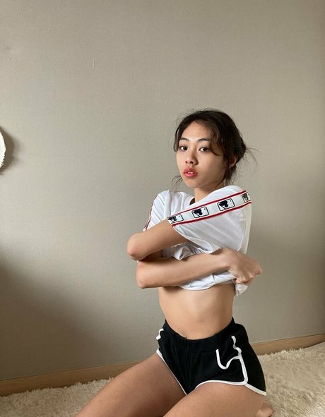 Ya Stacey modèle nu des photos