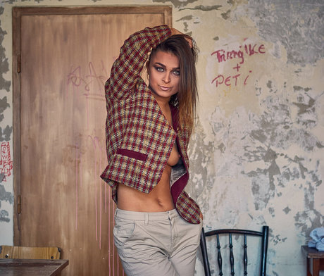 Kolozsi Rebeka star du porno parfaite images