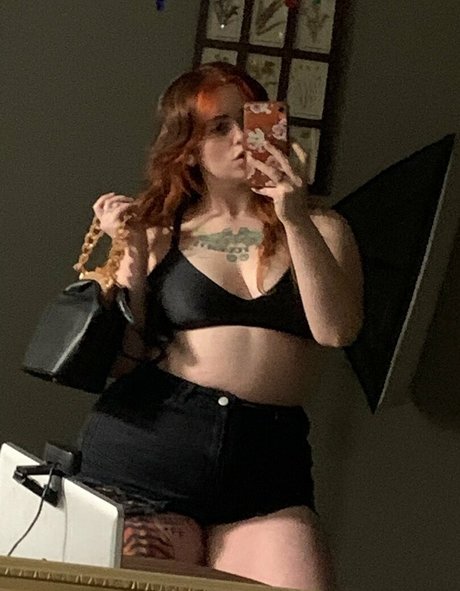 adora belly free star du sexe photos