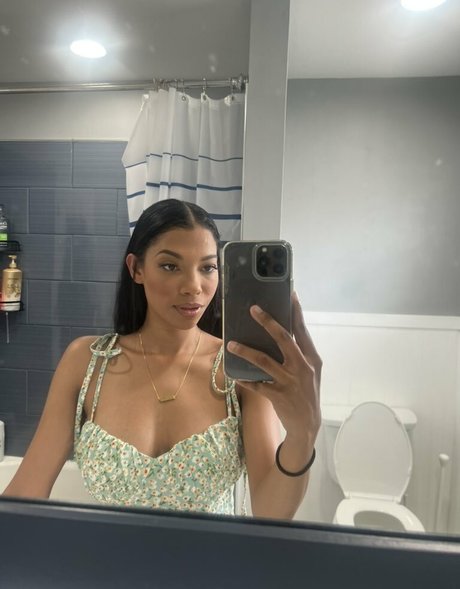 Eden Jabari star du porno érotique images