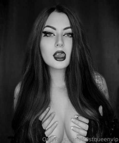 fr0stqueenvip actrice sexy galerie