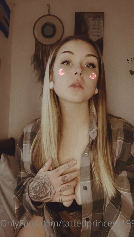 tattedprincess1998 haut modèle archive