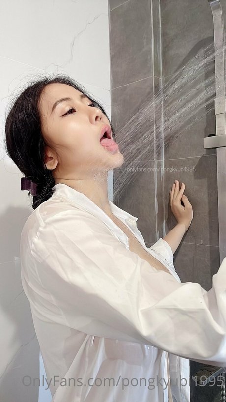 Pongkyubi1995 modèle de sexe des photos