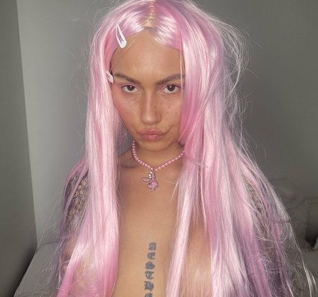 déshabillage onlyfans pornographique adulte image