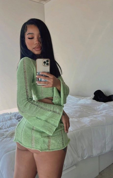 mikaadenise jolie star du porno img