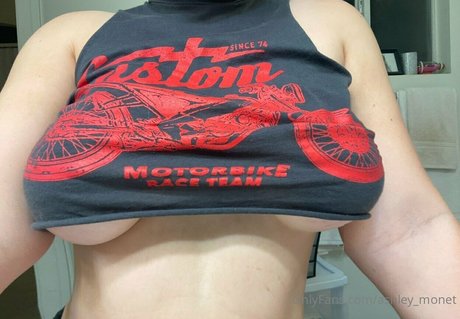 Ashley Monet modèle parfait archive