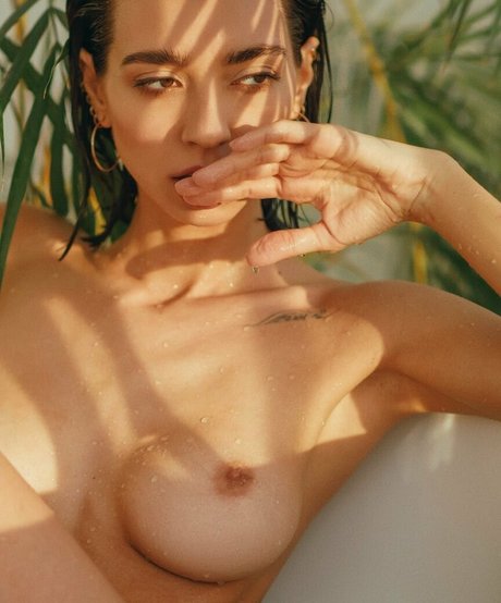 ireenel_ actrice sexy image