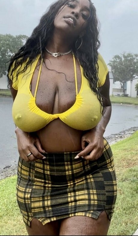 PrincessFrenxh modèle sexy photo