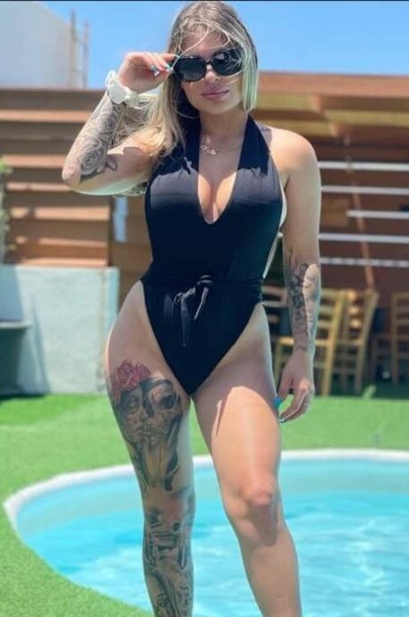 sexe en bikini uniquementfans haut por des photos