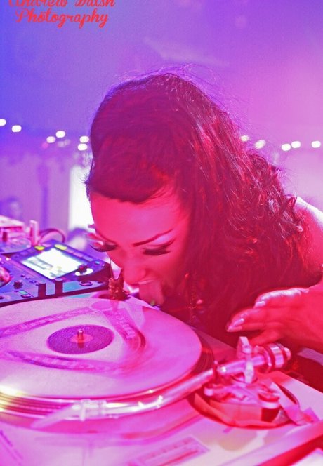 gros seins branlette espagnole onlyfans beau nu collection