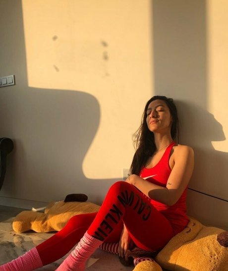 Nurdan Paksoy modèle joli img