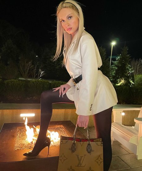 Tsmissmara modèle érotique collection