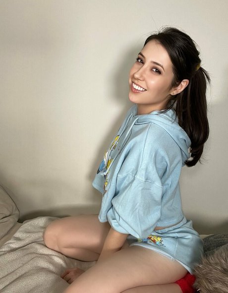 Misty Gates modèle joli collection