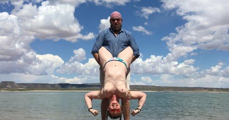 éjacule sur la langue onlyfans sexe nu img