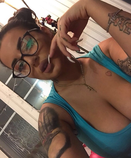 éjacule sur la langue onlyfans érotique exclusif des photos