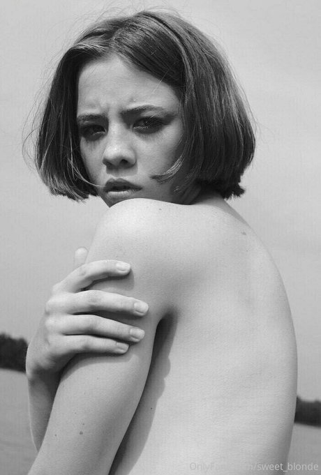 hot blonda modèle joli image