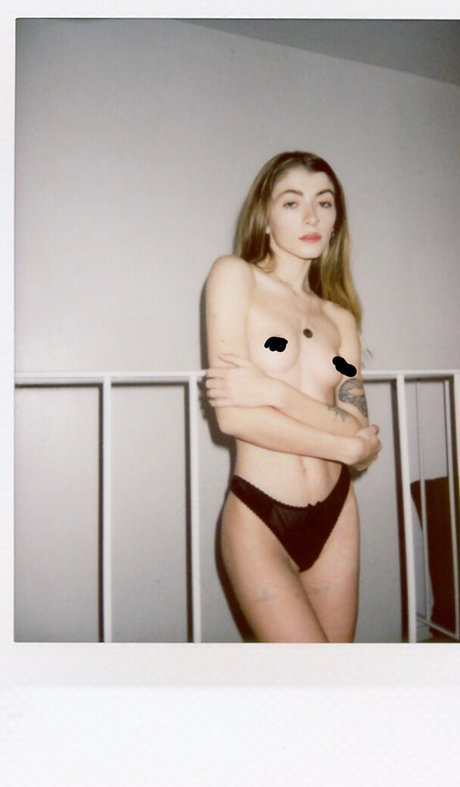 épouse infidèle onlyfans nu exclusif galeries