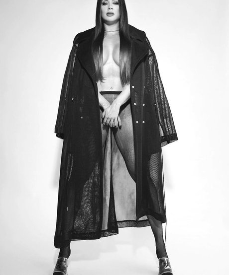 Juliana Salimeni star du porno nue image