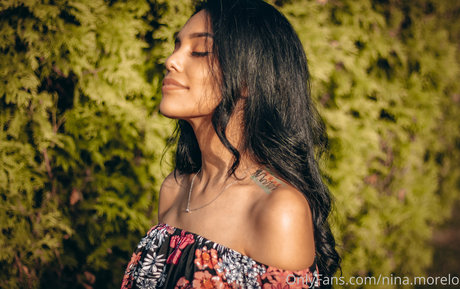 nina morelo star du porno nue des photos